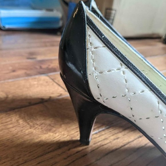 Women's Black and White High-Heel Shoes, Size 7.5 - Picture 5 of 6
